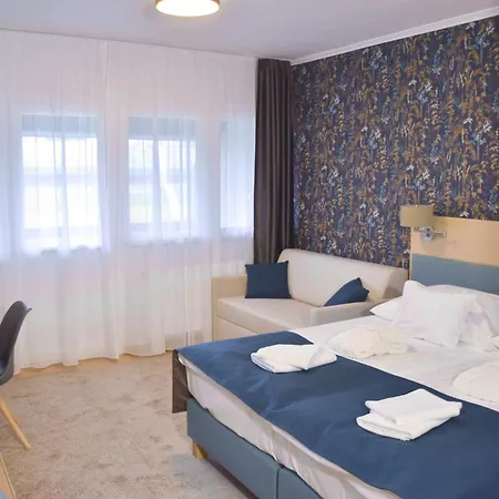 גיולה Hoforras Hotel מראה חיצוני תמונה